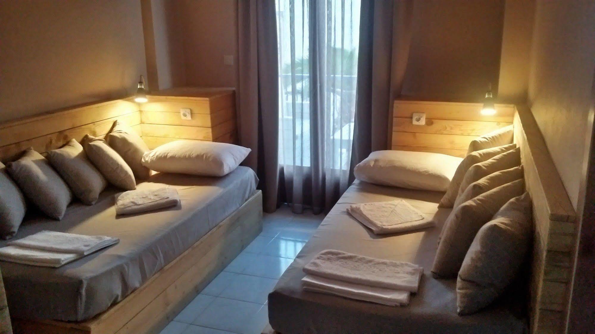 Anemos Hotel Políhrono Kültér fotó